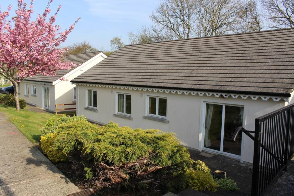 Sunny Bungalow Кортаун Екстер'єр фото